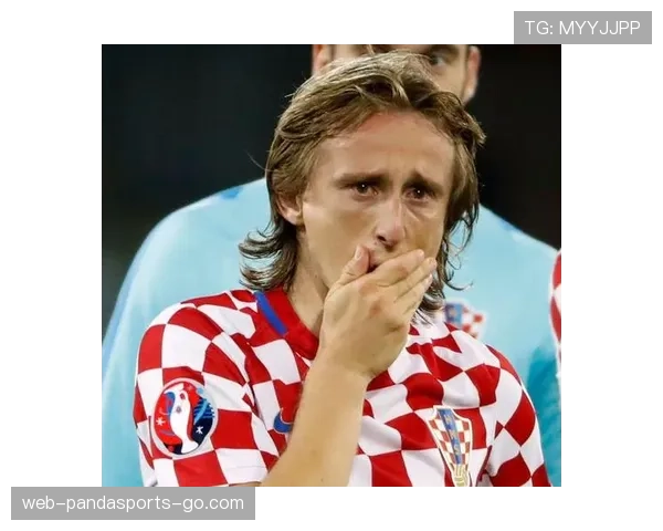 莫德里奇家冰箱里只有蛋白粉和矿泉水？