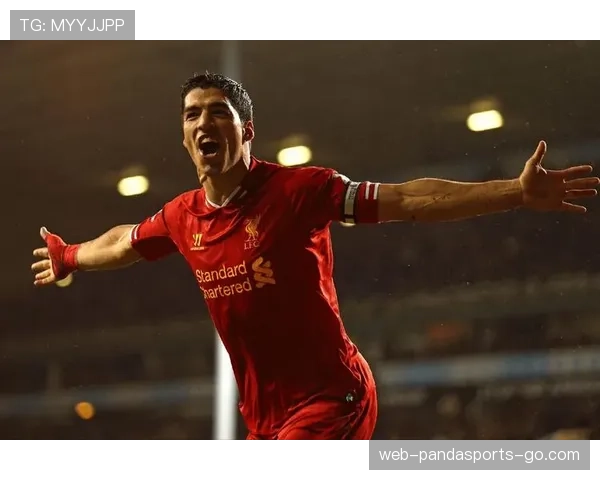 苏亚雷斯家的厨房估计比球场还热闹，听说他最贵的那把刀能买辆小车？