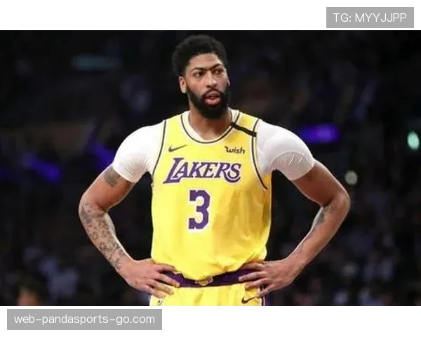 戴维斯挡拆命中率提升显著 拉开防守为球队稳定输出